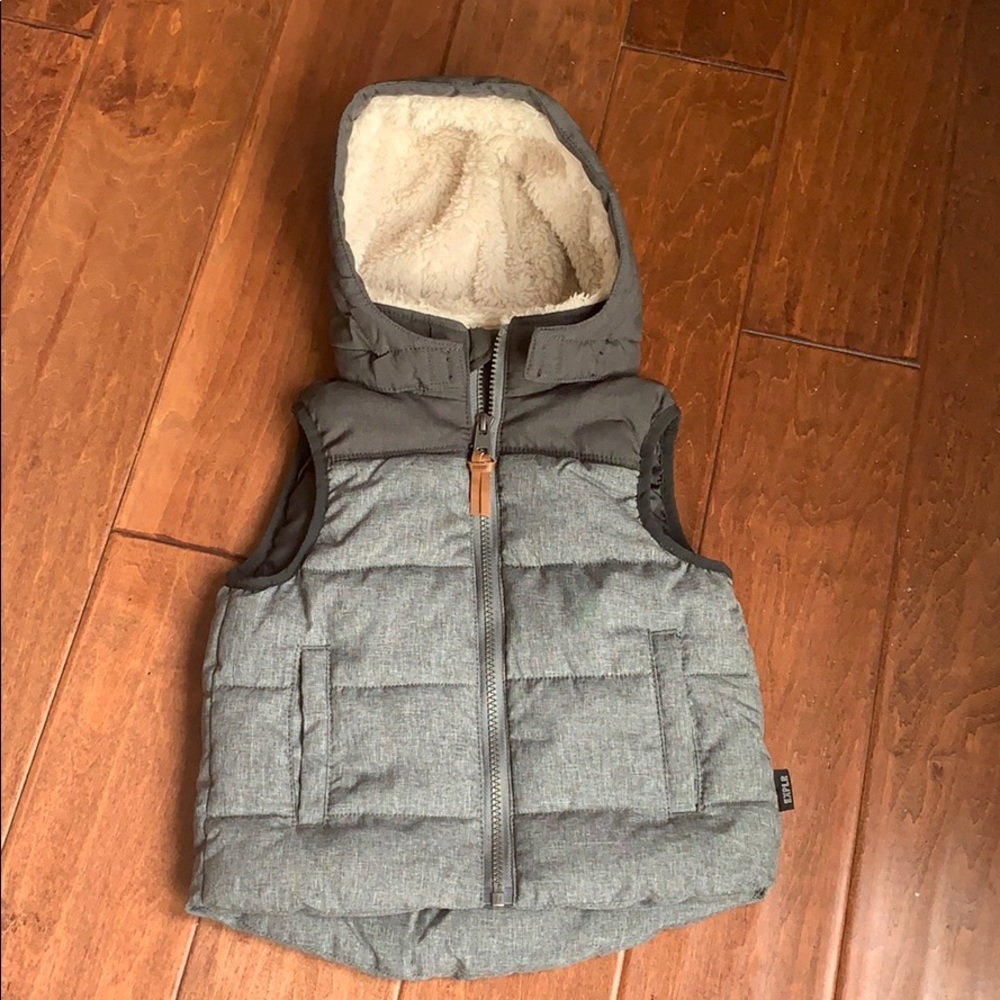 H&M Sherpa puffer vest with hood 1 1/2-2yrs